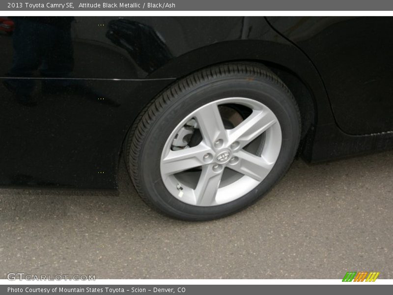 Attitude Black Metallic / Black/Ash 2013 Toyota Camry SE