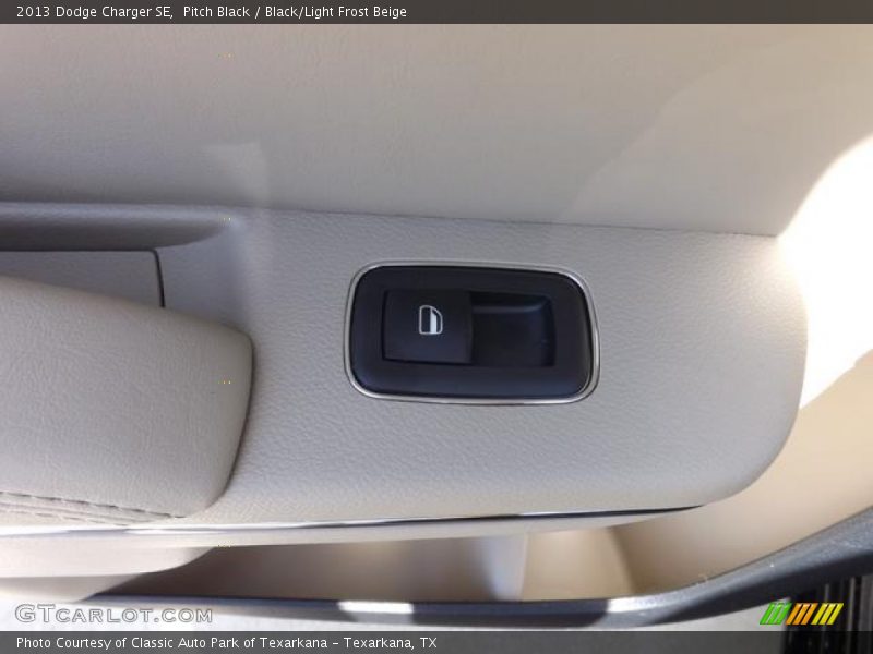 Pitch Black / Black/Light Frost Beige 2013 Dodge Charger SE