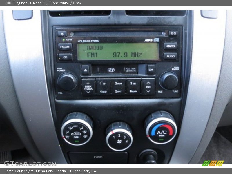 Stone White / Gray 2007 Hyundai Tucson SE