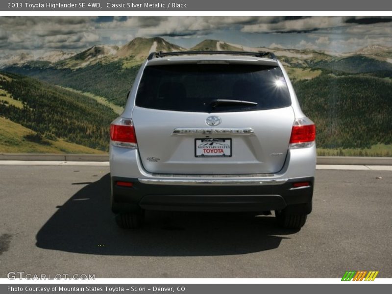 Classic Silver Metallic / Black 2013 Toyota Highlander SE 4WD