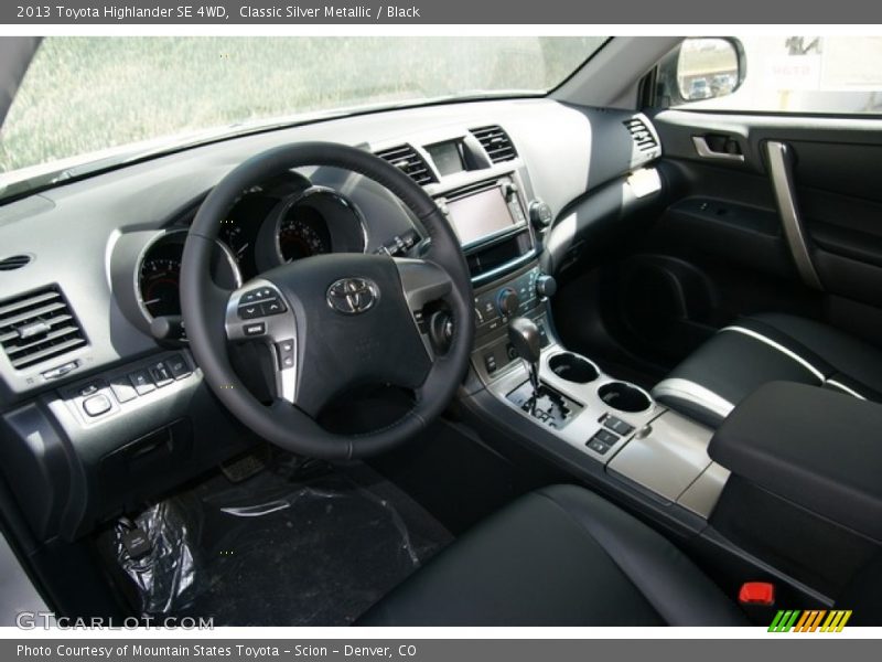 Classic Silver Metallic / Black 2013 Toyota Highlander SE 4WD