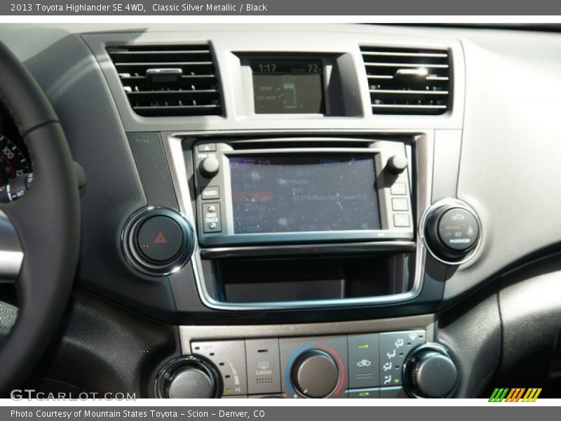 Classic Silver Metallic / Black 2013 Toyota Highlander SE 4WD