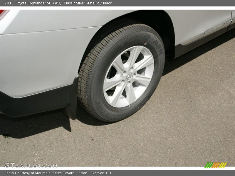 Classic Silver Metallic / Black 2013 Toyota Highlander SE 4WD