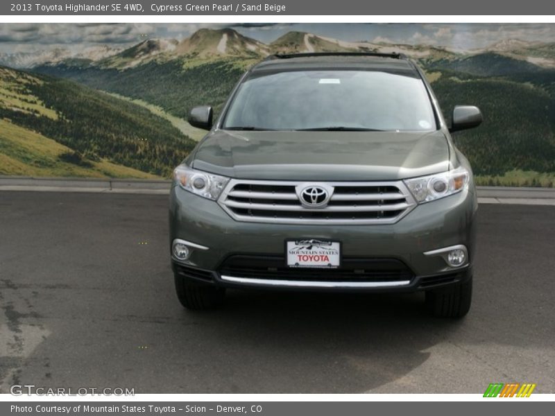 Cypress Green Pearl / Sand Beige 2013 Toyota Highlander SE 4WD