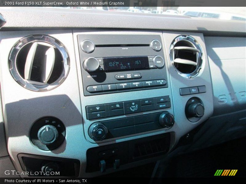 Oxford White / Medium Graphite 2001 Ford F150 XLT SuperCrew