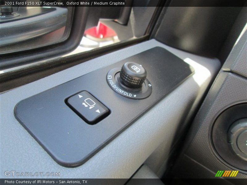 Oxford White / Medium Graphite 2001 Ford F150 XLT SuperCrew