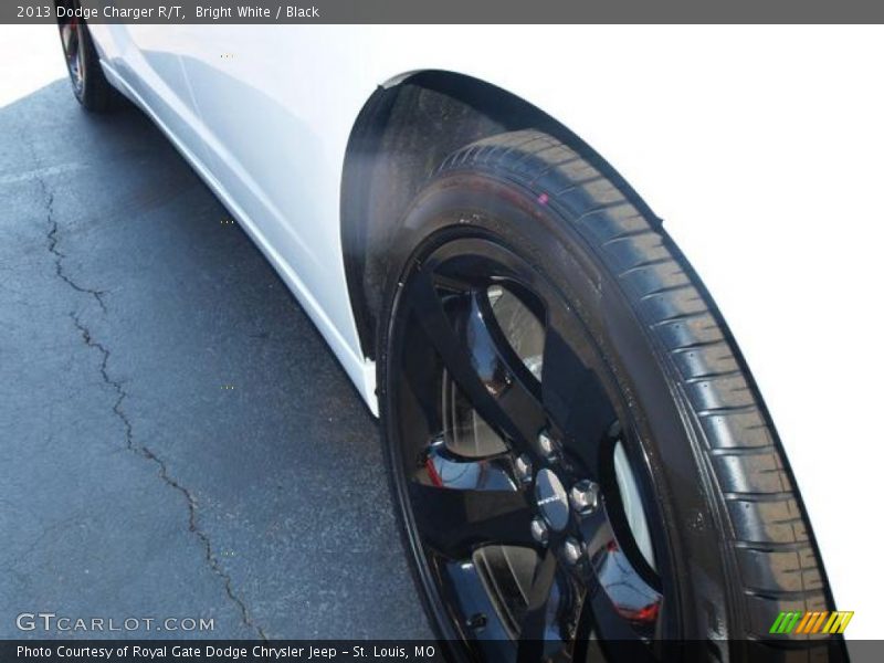 Bright White / Black 2013 Dodge Charger R/T