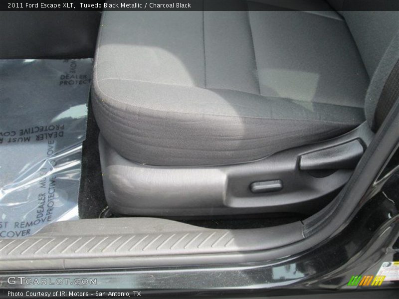 Tuxedo Black Metallic / Charcoal Black 2011 Ford Escape XLT