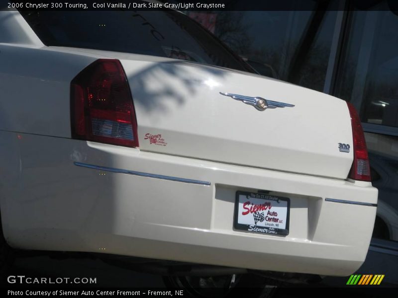 Cool Vanilla / Dark Slate Gray/Light Graystone 2006 Chrysler 300 Touring