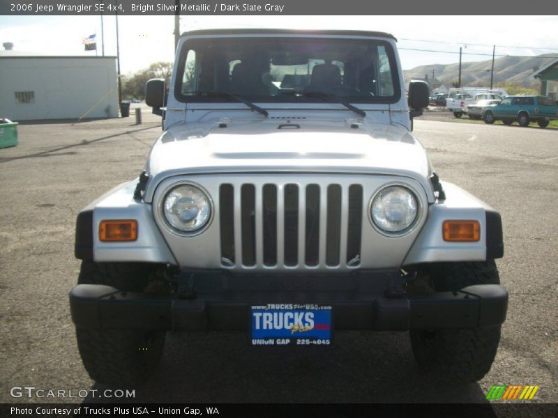 Bright Silver Metallic / Dark Slate Gray 2006 Jeep Wrangler SE 4x4
