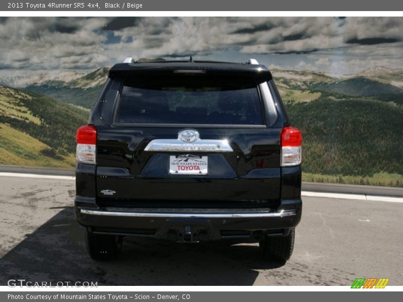 Black / Beige 2013 Toyota 4Runner SR5 4x4