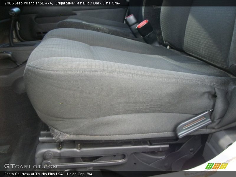 Bright Silver Metallic / Dark Slate Gray 2006 Jeep Wrangler SE 4x4