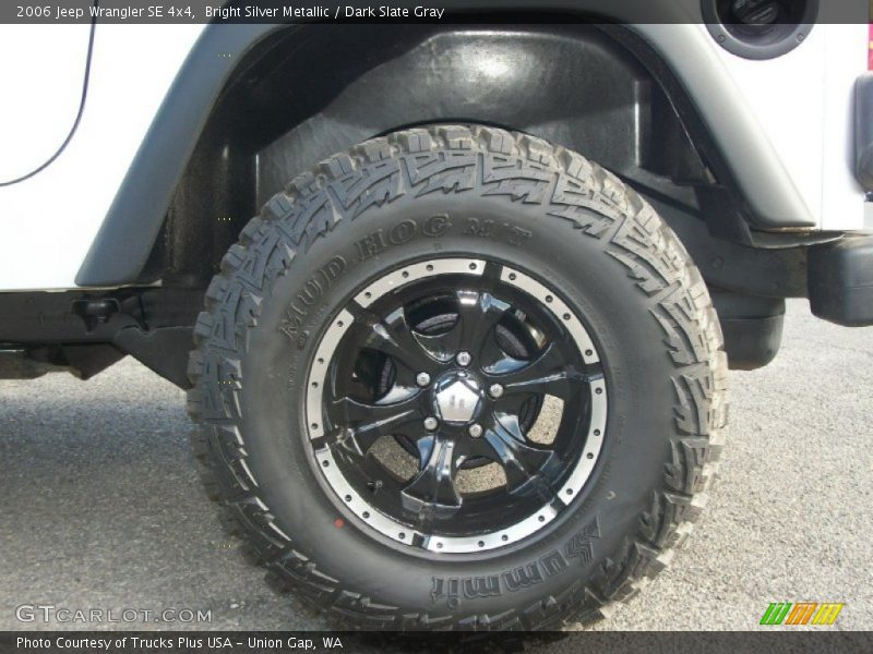 Bright Silver Metallic / Dark Slate Gray 2006 Jeep Wrangler SE 4x4