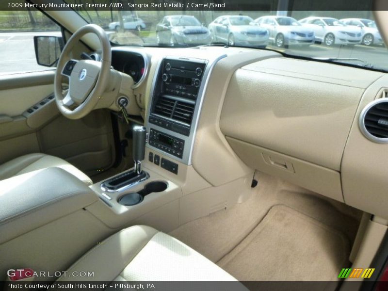 Dashboard of 2009 Mountaineer Premier AWD