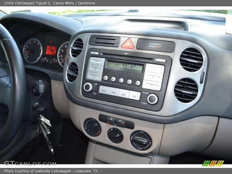 Candy White / Sandstone 2009 Volkswagen Tiguan S