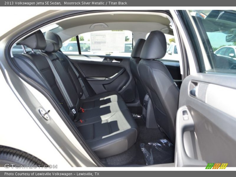 Moonrock Silver Metallic / Titan Black 2013 Volkswagen Jetta SE Sedan
