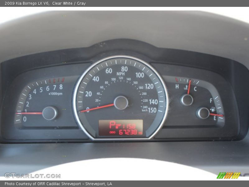 Clear White / Gray 2009 Kia Borrego LX V6