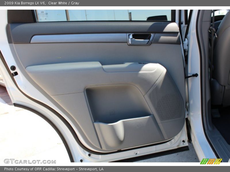 Clear White / Gray 2009 Kia Borrego LX V6