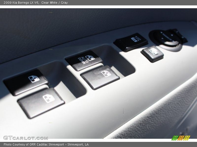 Clear White / Gray 2009 Kia Borrego LX V6