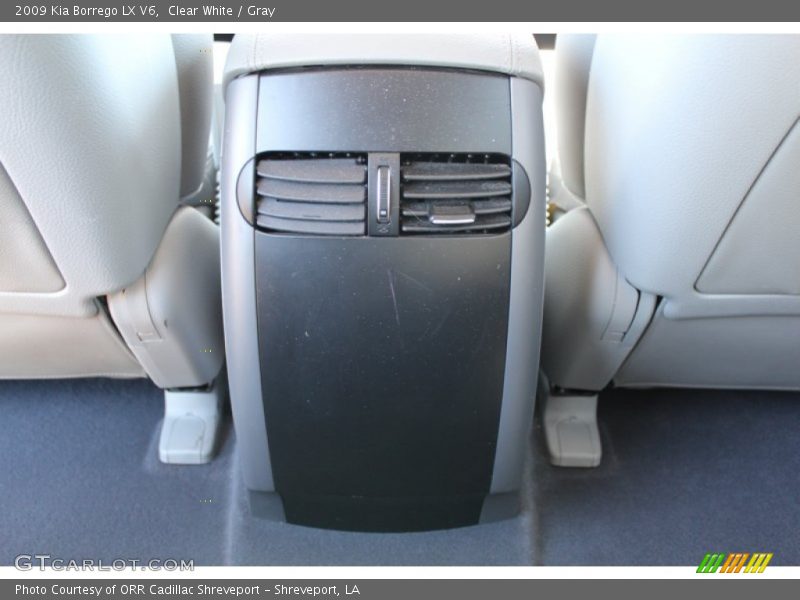 Clear White / Gray 2009 Kia Borrego LX V6