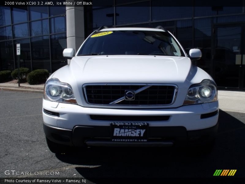 Ice White / Off Black 2008 Volvo XC90 3.2 AWD