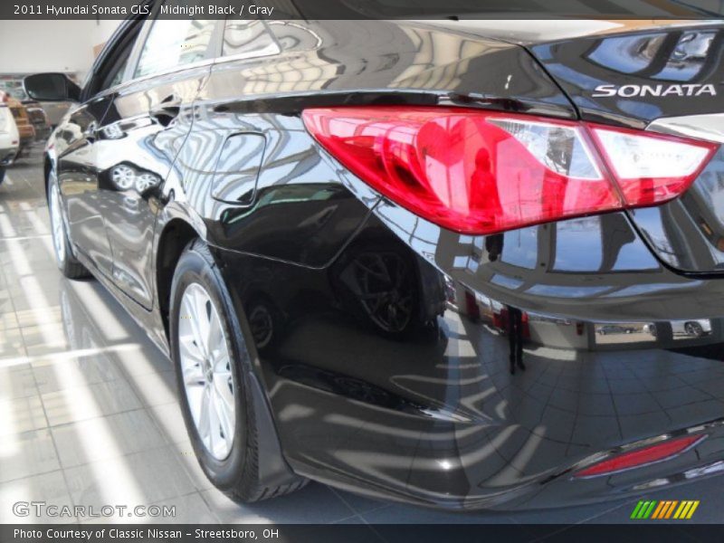 Midnight Black / Gray 2011 Hyundai Sonata GLS