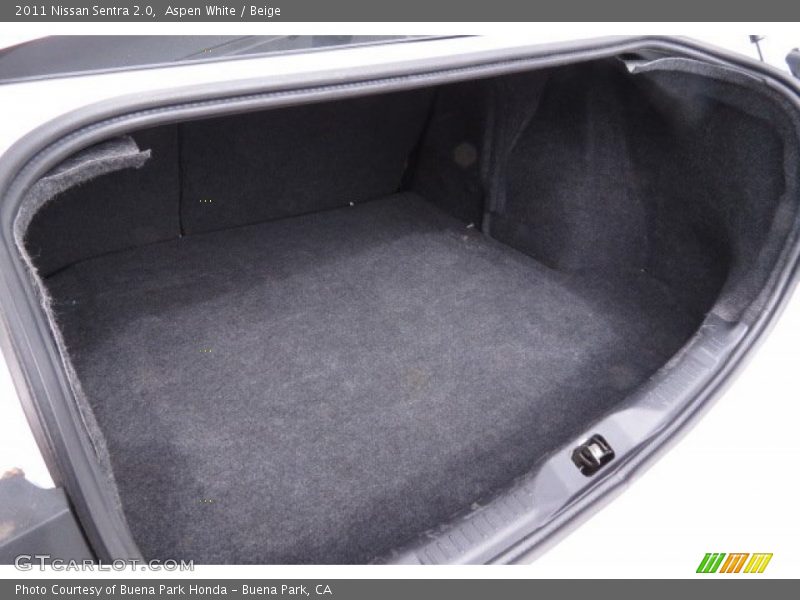 Aspen White / Beige 2011 Nissan Sentra 2.0