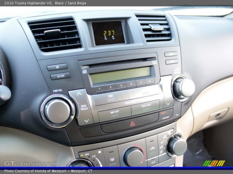 Black / Sand Beige 2010 Toyota Highlander V6