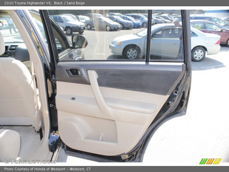 Black / Sand Beige 2010 Toyota Highlander V6