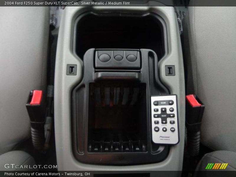 Silver Metallic / Medium Flint 2004 Ford F250 Super Duty XLT SuperCab