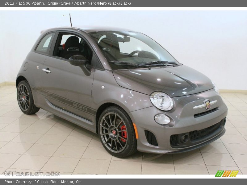 Front 3/4 View of 2013 500 Abarth