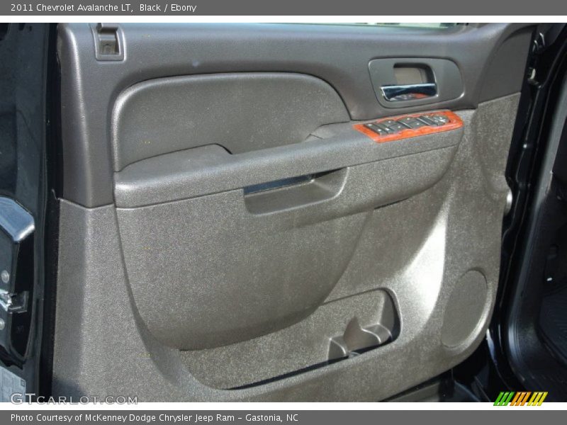 Black / Ebony 2011 Chevrolet Avalanche LT