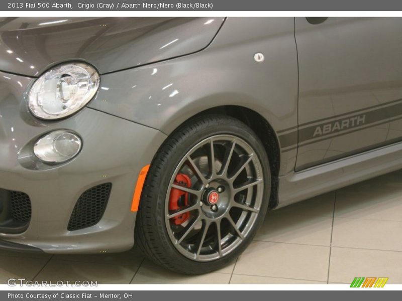 Grigio (Gray) / Abarth Nero/Nero (Black/Black) 2013 Fiat 500 Abarth