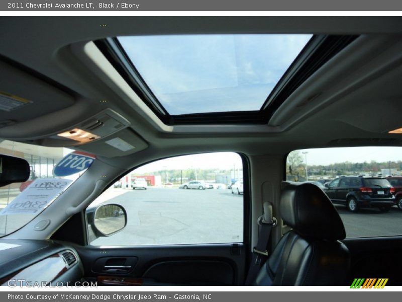 Black / Ebony 2011 Chevrolet Avalanche LT