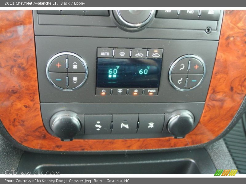 Black / Ebony 2011 Chevrolet Avalanche LT