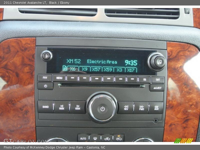 Black / Ebony 2011 Chevrolet Avalanche LT