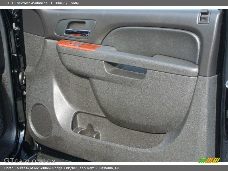Black / Ebony 2011 Chevrolet Avalanche LT