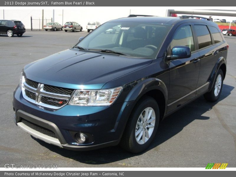 Front 3/4 View of 2013 Journey SXT