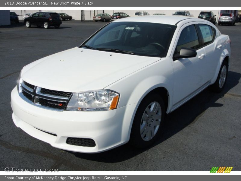 New Bright White / Black 2013 Dodge Avenger SE