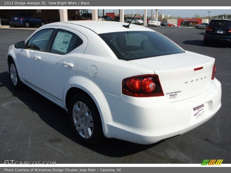 New Bright White / Black 2013 Dodge Avenger SE