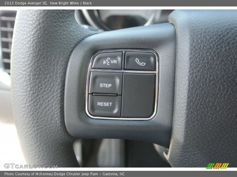 New Bright White / Black 2013 Dodge Avenger SE
