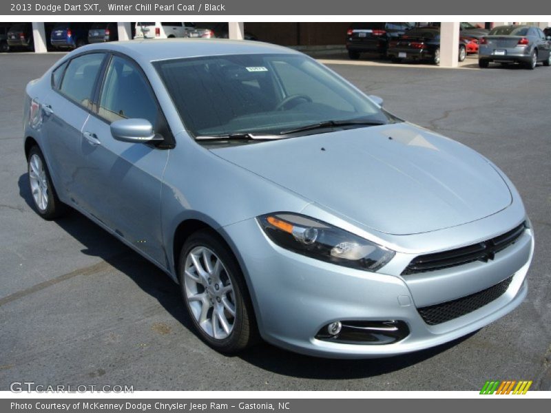 Front 3/4 View of 2013 Dart SXT