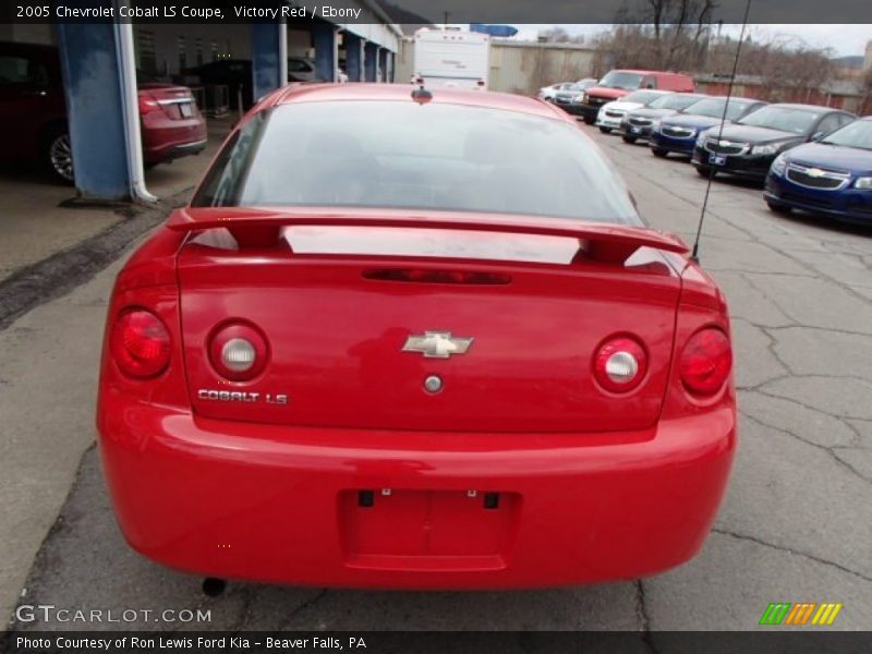 Victory Red / Ebony 2005 Chevrolet Cobalt LS Coupe