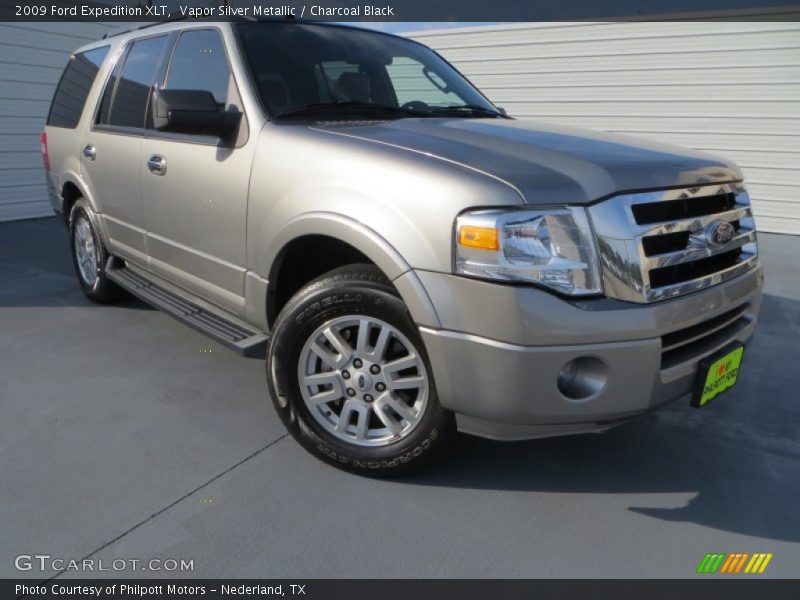 Vapor Silver Metallic / Charcoal Black 2009 Ford Expedition XLT
