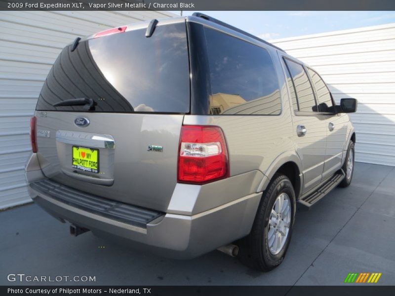 Vapor Silver Metallic / Charcoal Black 2009 Ford Expedition XLT