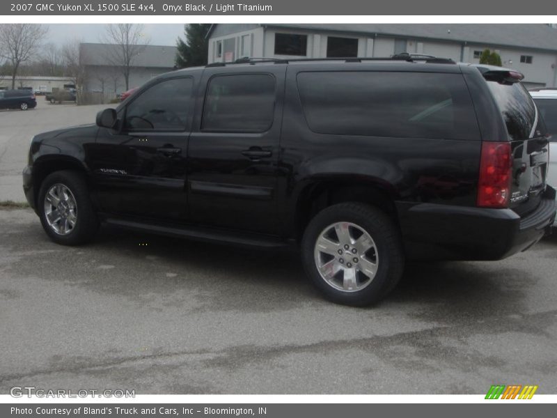 Onyx Black / Light Titanium 2007 GMC Yukon XL 1500 SLE 4x4