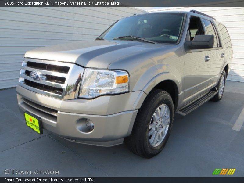Vapor Silver Metallic / Charcoal Black 2009 Ford Expedition XLT