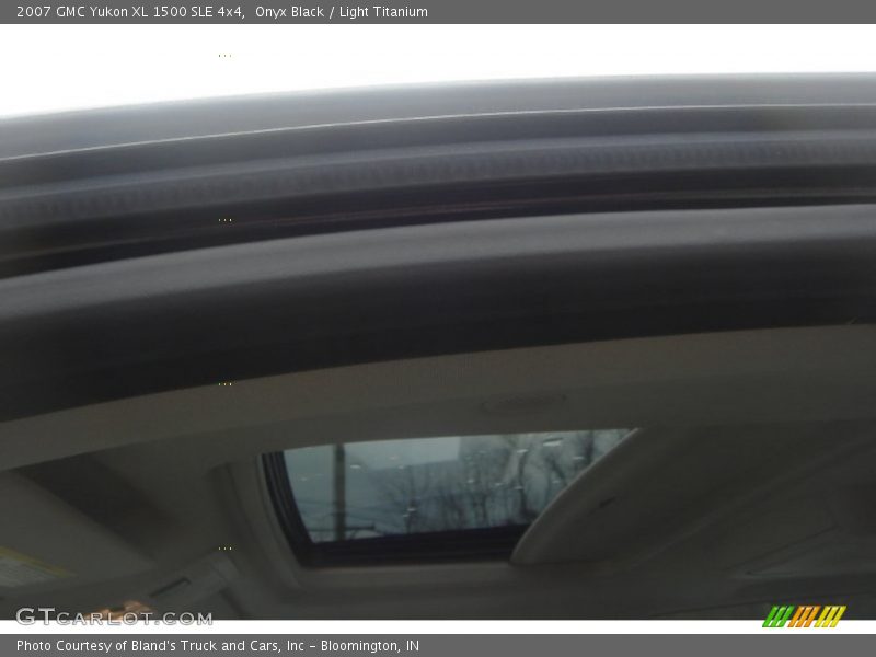 Onyx Black / Light Titanium 2007 GMC Yukon XL 1500 SLE 4x4