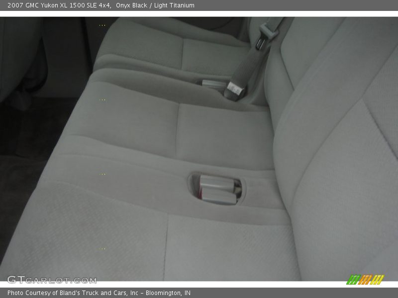 Onyx Black / Light Titanium 2007 GMC Yukon XL 1500 SLE 4x4