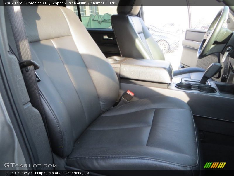 Vapor Silver Metallic / Charcoal Black 2009 Ford Expedition XLT